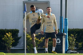 重要助攻首场状态出色，SKT观众沸腾！，德罗巴重返赛场引发球迷热议的简单介绍-九游游戏平台