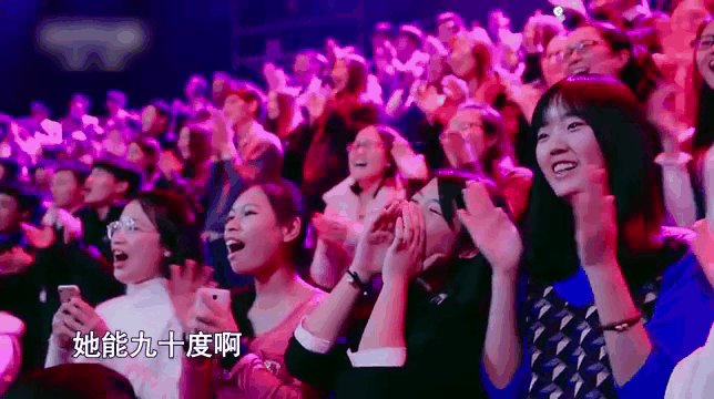 科维托娃重返赛场，反败为胜首场状态出色，中国队观众沸腾！全场沸腾不已(重返未来1999活动攻略)
